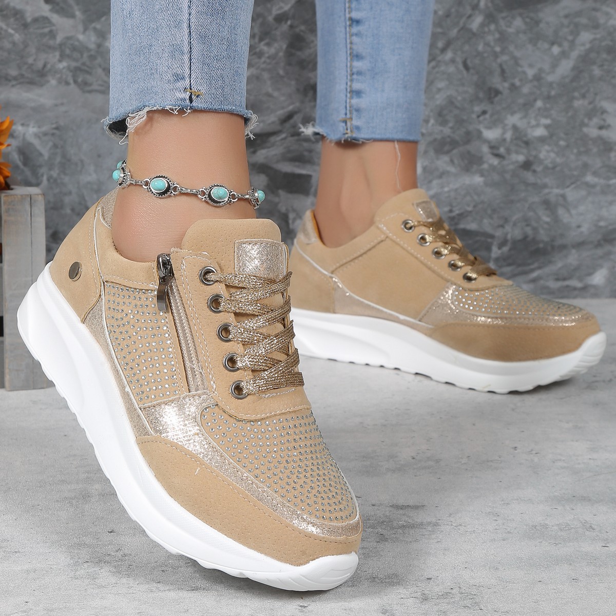 Cross-border foreign trade new flat leisure round head rhinestones single shoes women Europe and America fashion sports casual shoes women board shoes