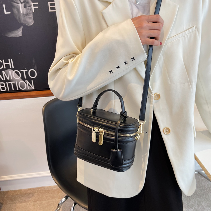 Free shipping new Single Shoulder Bag Fashion womens Handheld bucket bag versatile crossbody bag