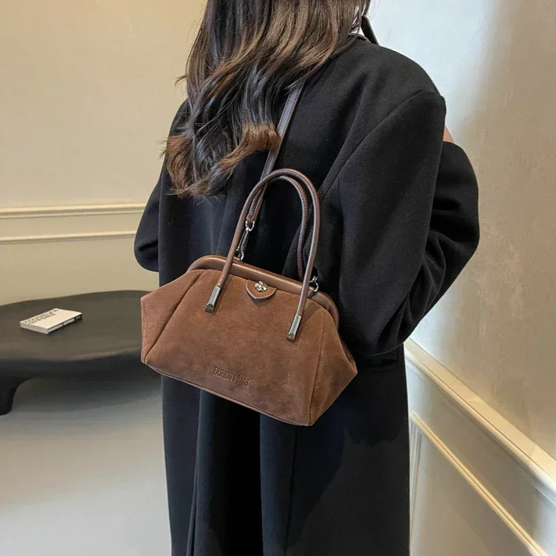 New autumn winter fashion niche design women s clip on handbag trend shoulder bag fashion crossbody bag bag