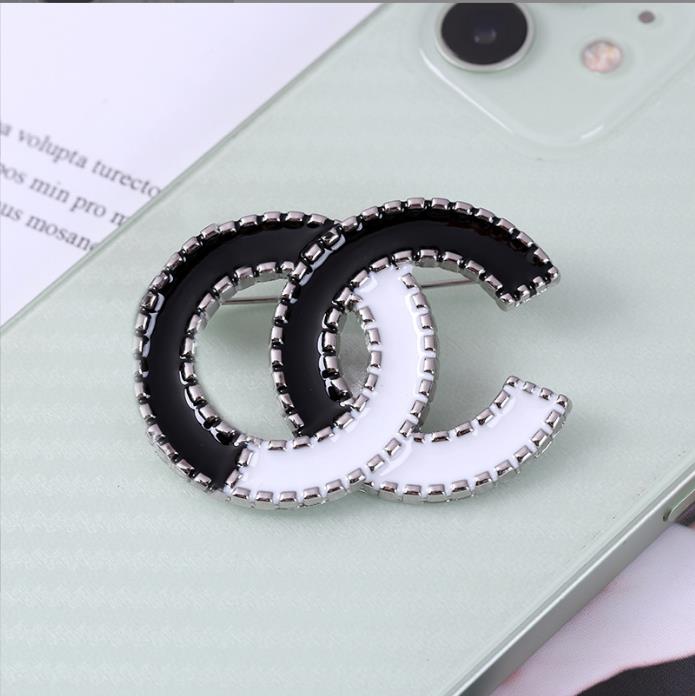 Simple Designer Brooch Brand C-Letter Pins Brooches Women Dia Pearl insert Elegant Wedding Party Jewerlry Accessories Gifts 20style