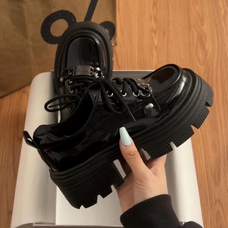Black JK small leather shoes with British style and high rise thick sole, 2024 new spring and autumn versatile retro single shoes, Le Fu shoes