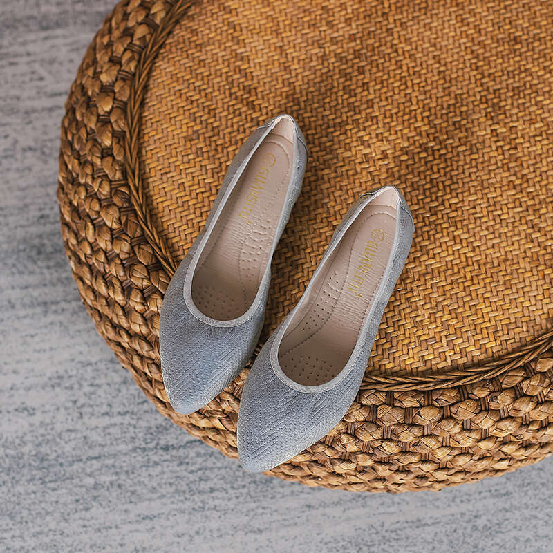 Spring 2023 New Shallow Mouth Dance Evening Versatile Flat Bottom Fairy Bean Ladle Pointed Single Shoes For Women