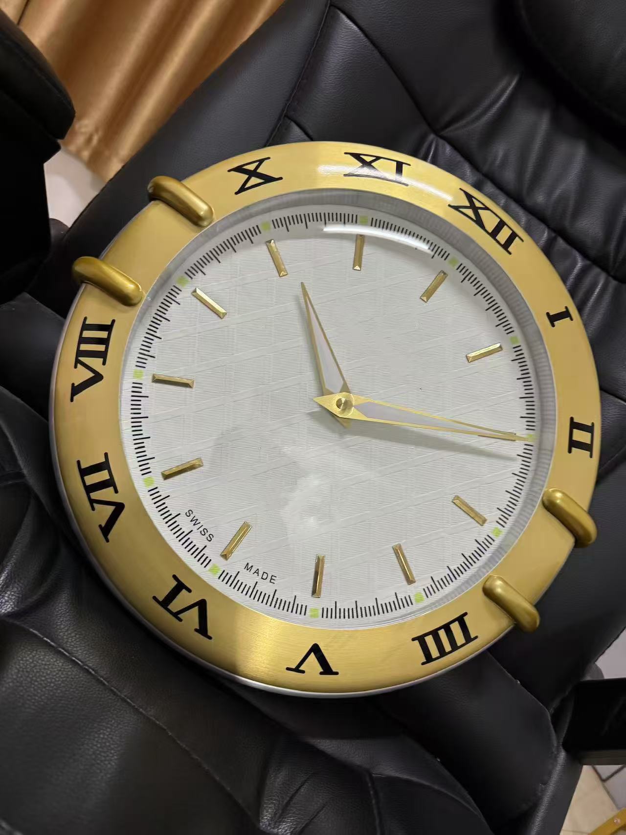 Modern Luxury Wall Clock Large Silent Quartz Wall Watch with Luminous Hands Date Stainless Steel Home Decor W250924