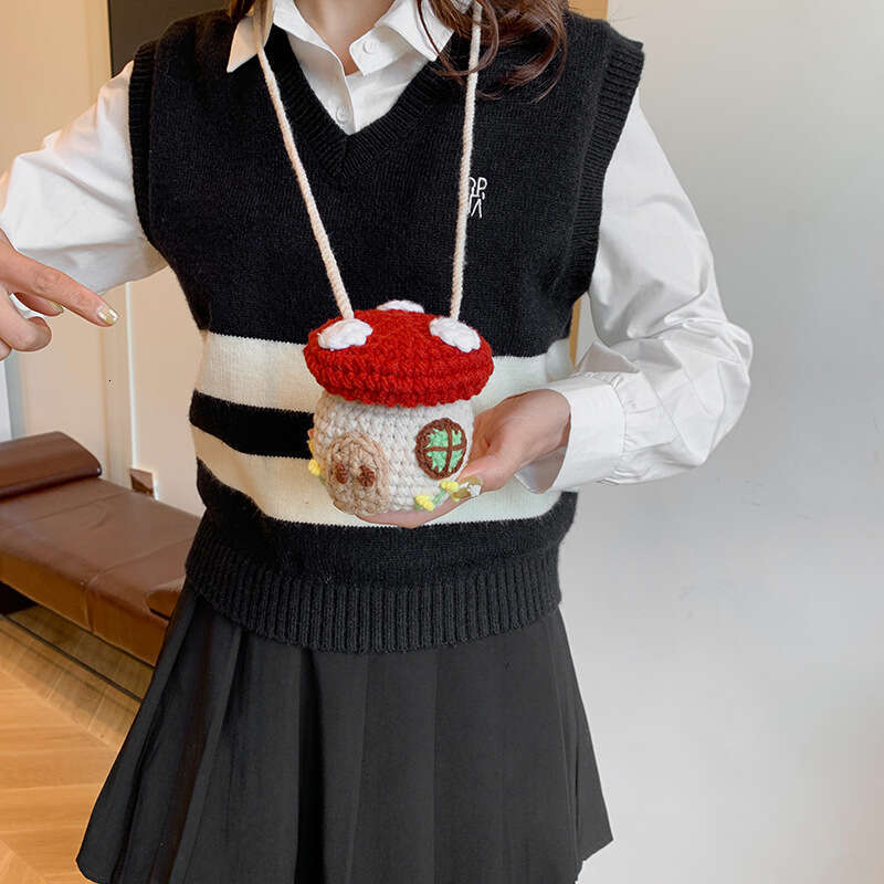 Cartoon Cute Plush Mini Mushroom Women's Bucket 24 Autumn/Winter New Exquisite Single Shoulder Crossbody Bag