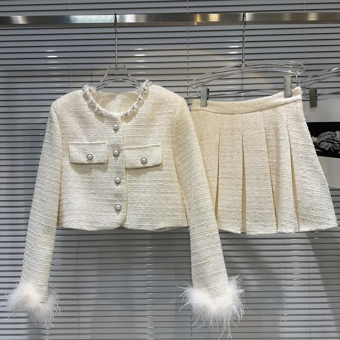 PREPOMP 2024 Winter Arrival Pearl Button Feather Sleeve Cuff Coarse Floral Jacket Short Wrinkle Techniques Two Piece Set GS592 241211