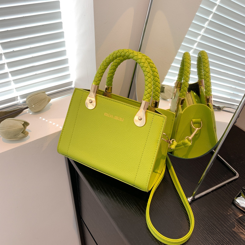new style Summer New Fashion Weaving Handbag Single Shoulder Crossbody Small Square Women's Bag Mixed Batch