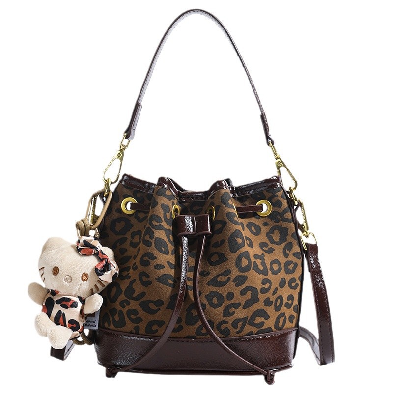 Free Shipping 2025 New Fashion Designer Women s Mini Shoulder Bag Leopard Print Drawstring Handbag Water Bucket Diagonal Cross Bag Storage Bag