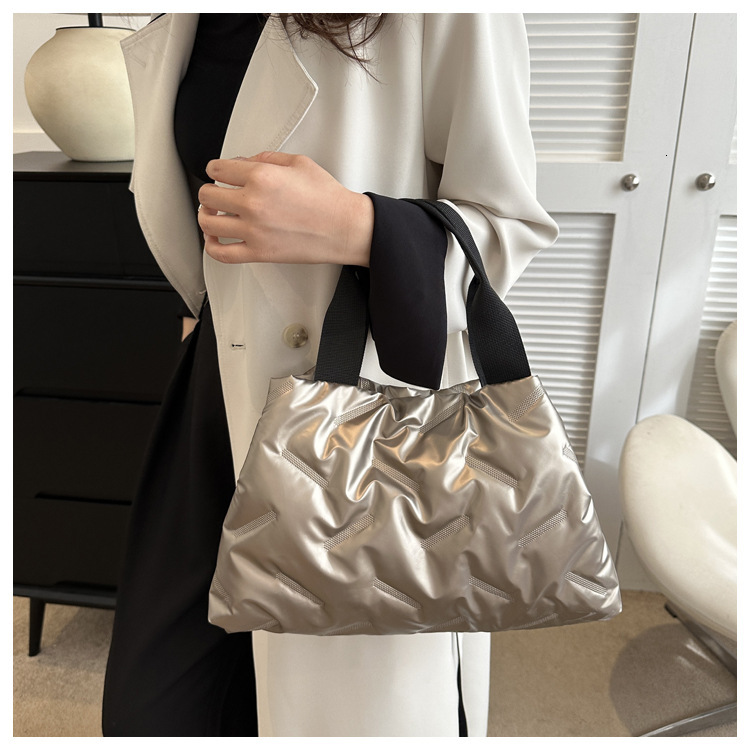 Women's Designer New Fashion Shoulder Bag Multi Functional Large Capacity Handbag Outdoor Leisure Bag Wallet
