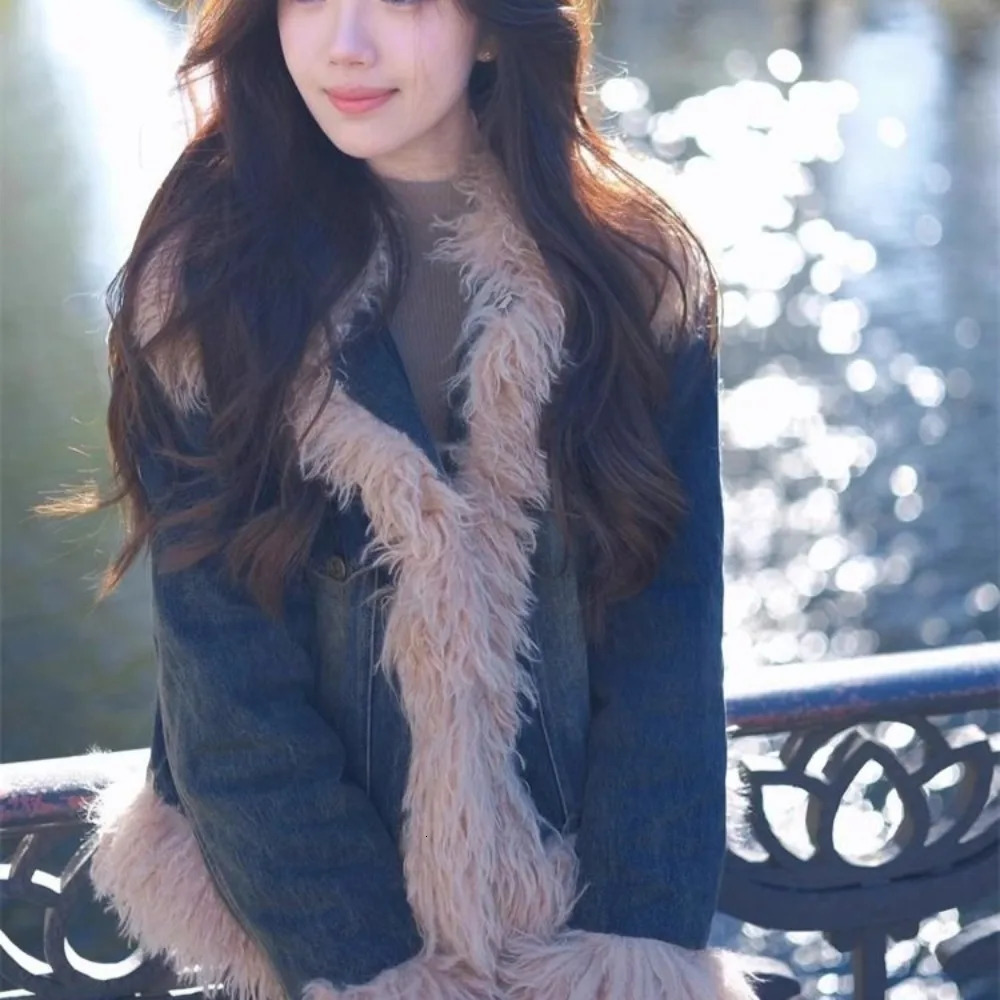 With Fur Plush Retro Blue Female Jeans Coats Padded Winter 2025 for Cold Womens Denim Jackets Warm Wool Inside Patchwork 241220