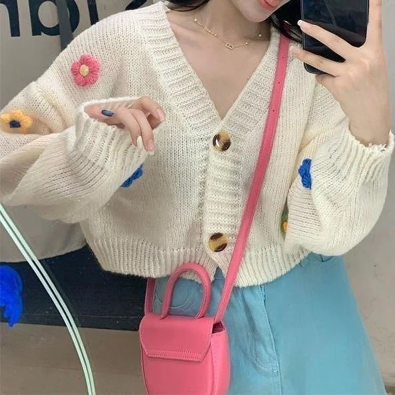 Sweet Cute Flower Sweater Cardigan Women Fall Winter Cropped Vneck Knitted Cardigans Female Long Sleeve Singlebreasted 241220
