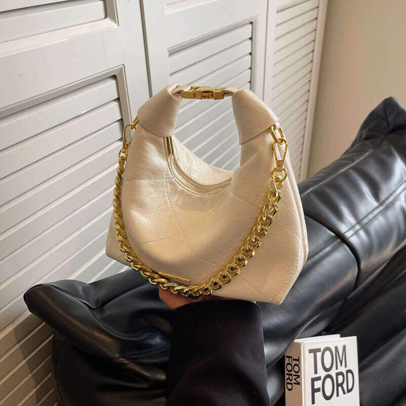 2024 new autumn and winter high-end niche crossbody diamond grid chain handbag design sense dumpling bag for women