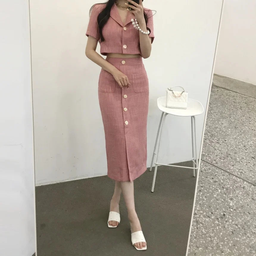 Fashionable Korean elegant lapel thin coarse woolen small set short jackethigh waist chic button ultrathin womens twopiece summer skiing 241211