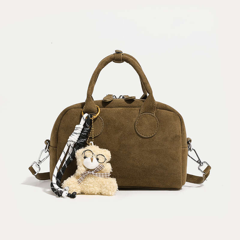 Matte hand-held bowling for women 2024 new niche pillow bag, simple and versatile single shoulder crossbody bag