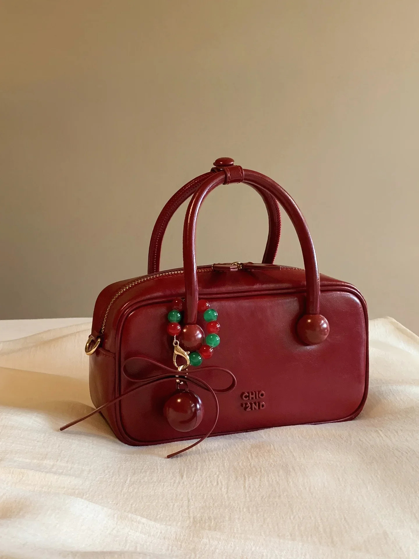 Vintage Red Shoulder Bag with Pillow Shape for Women Party Crossbody Small Retro Handbag Handle 241213