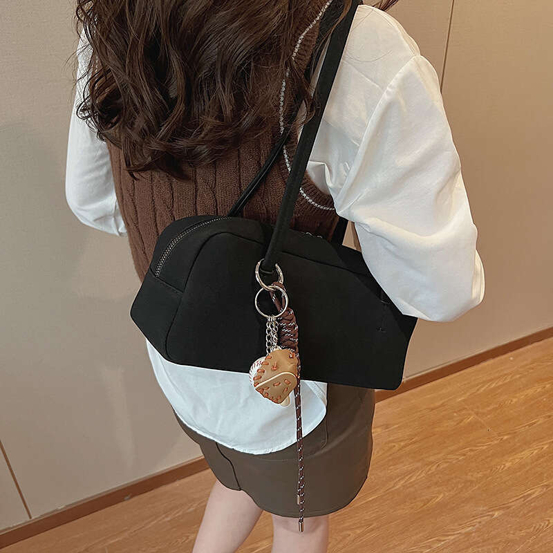 Advanced matte hand-held small square for women in 2024 autumn fashion, versatile single shoulder armpit bag