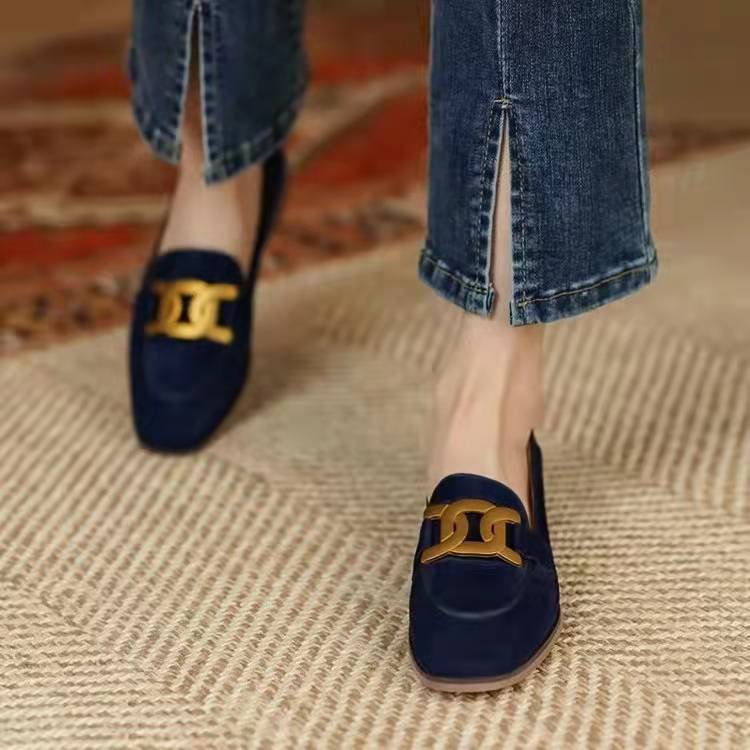 Niche design sense thick heel French retro British style metal buckle small leather shoes women flat shoes women loafers single shoes