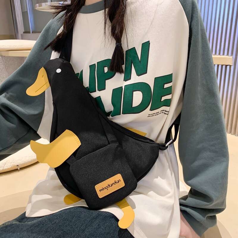 Cute women, large capacity crossbody funny little duck shoulder bag, casual and versatile college student dumpling bag for women
