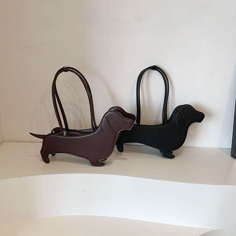 3D Sausage Dog Bag 2024 Autumn New Collection, niche design, shoulder bag, fashionable trend, cute and alien armpit bag