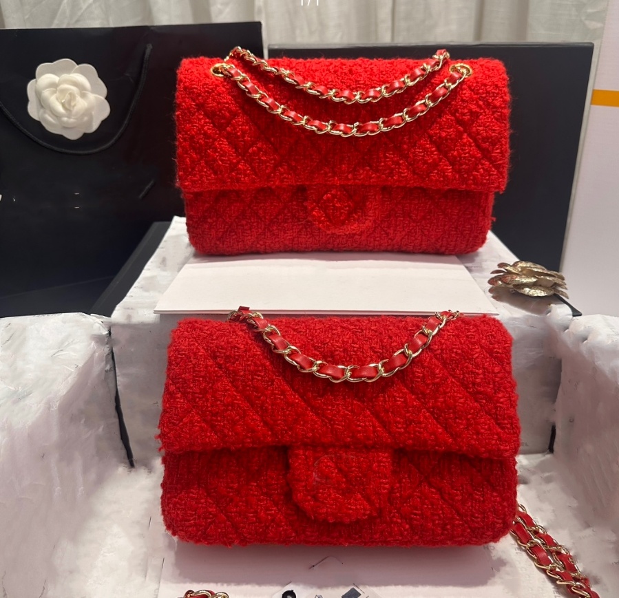 Classic handbag 25CM 20CM designer shoulder bag, flip cover bag, chain crossbody bag, woolen material, leather lining, box 24C04A Fashion Bags