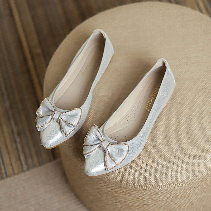 Old Beijing Women's Single Flat Bottom Cow Rib Soft Sole One Step Work Professional Black Cloth Shoes
