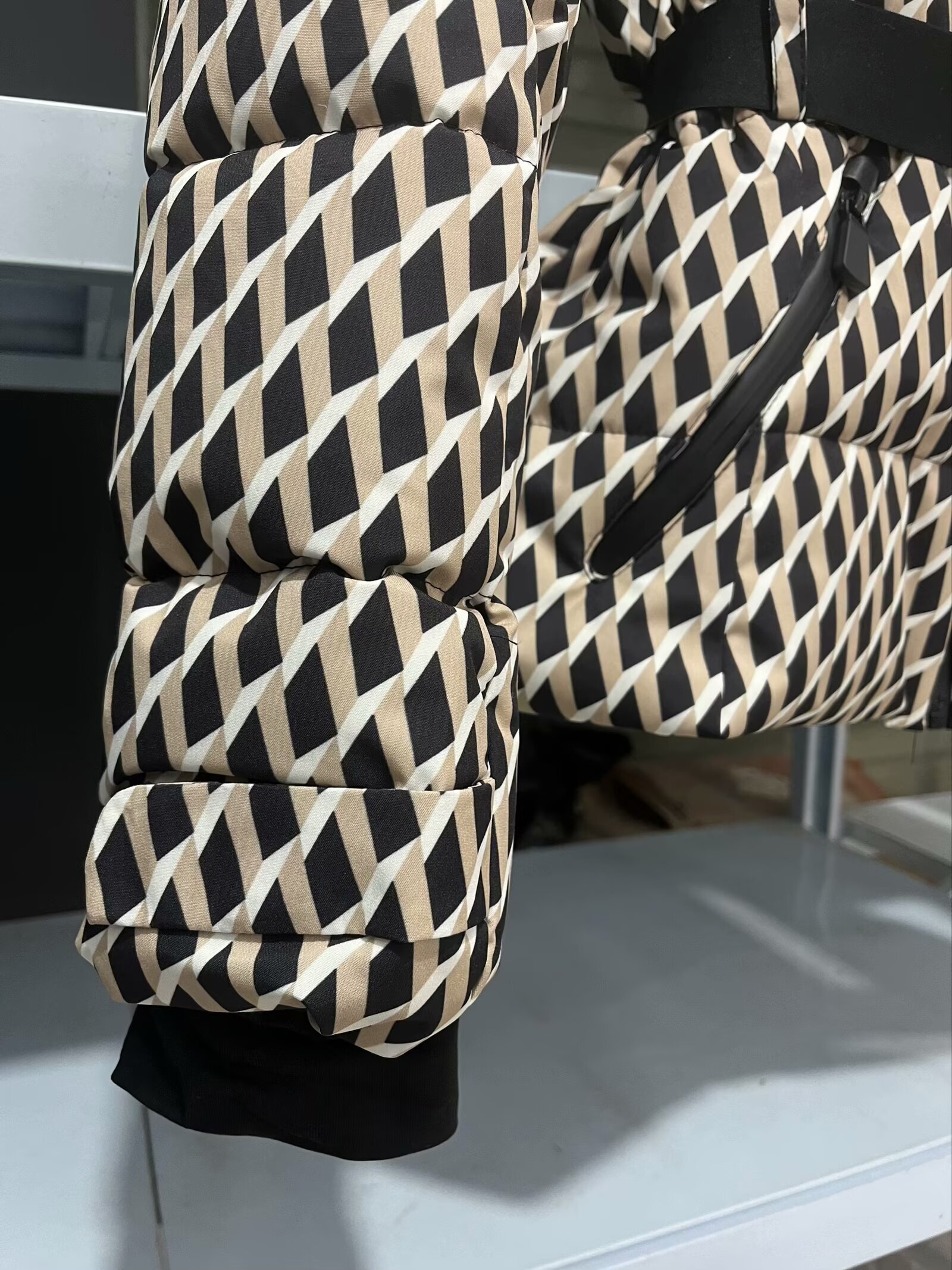 2025 New Women's Fashion Waist With Belt Hooded Down Cotton Commuting Warm Windproof Jacket More Comfortable To Wear