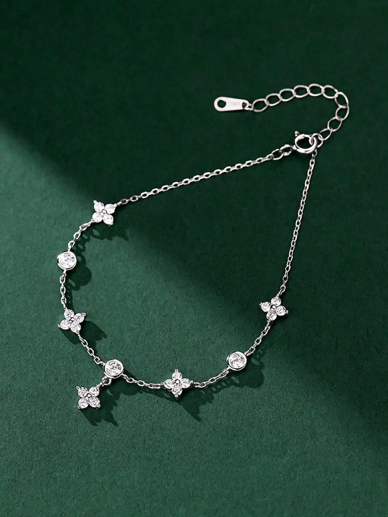 1 Pcs Fashionable And Luxurious Product S925 Sterling Silver Womens Bracelet With a Niche Five Flower Bracelet For 241220