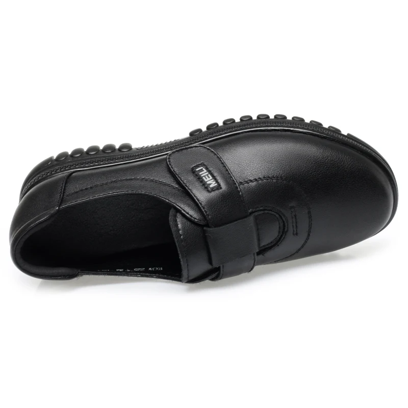 AIYUQI Women Shoes Genuine Leather Spring Comfortable Large Size Non Slip Mom Shoes Ladies Casual Shoes Women