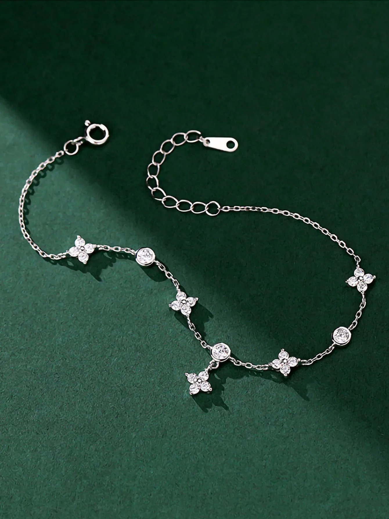 1 Pcs Fashionable And Luxurious Product S925 Sterling Silver Womens Bracelet With a Niche Five Flower Bracelet For 241220