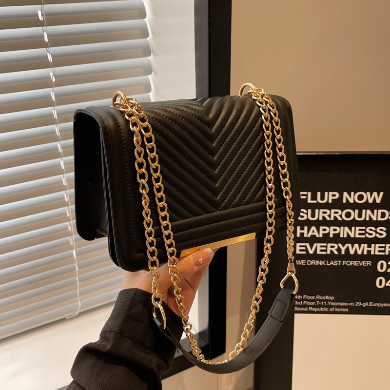 Chain Indentation Small Square For Women, 2024 Autumn And Winter New Fashion Versatile Single Shoulder Crossbody Bag