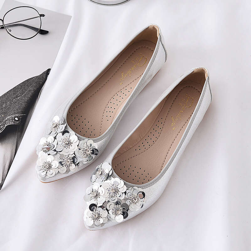 Single 2023 New Fairy Pregnant Women's Soft Soled Flat Shallow Mouthed Versatile Rhinestone Chicken Rolls Dance Shoes