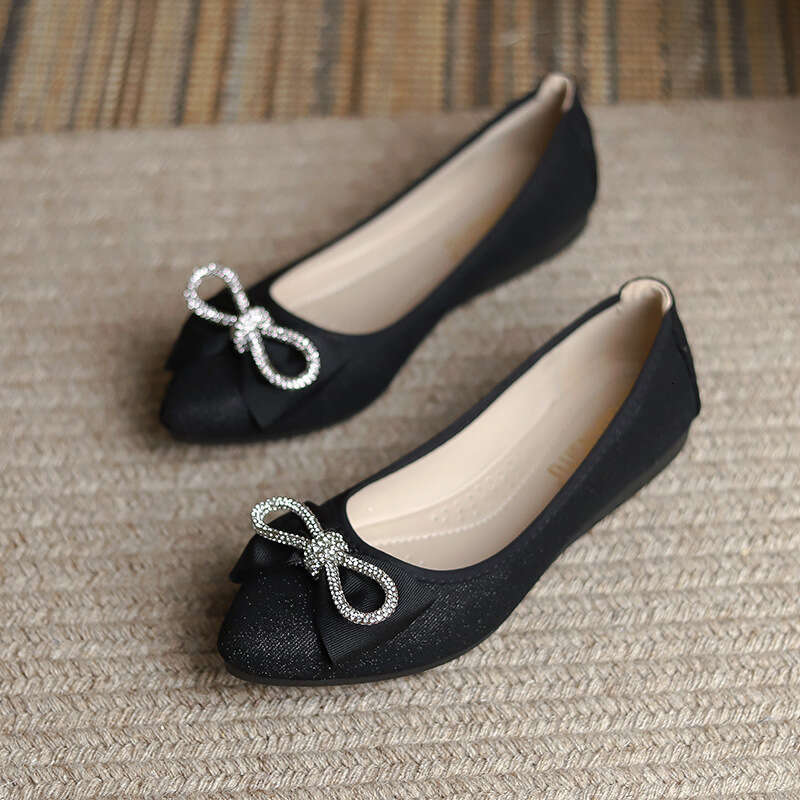 Sharp Pointed Single Shoe Women's 2023 Spring And Autumn Season New Flat Bottomed Bean Korean Version Fashionable Shallow Mouth Fairy Mother Shoe