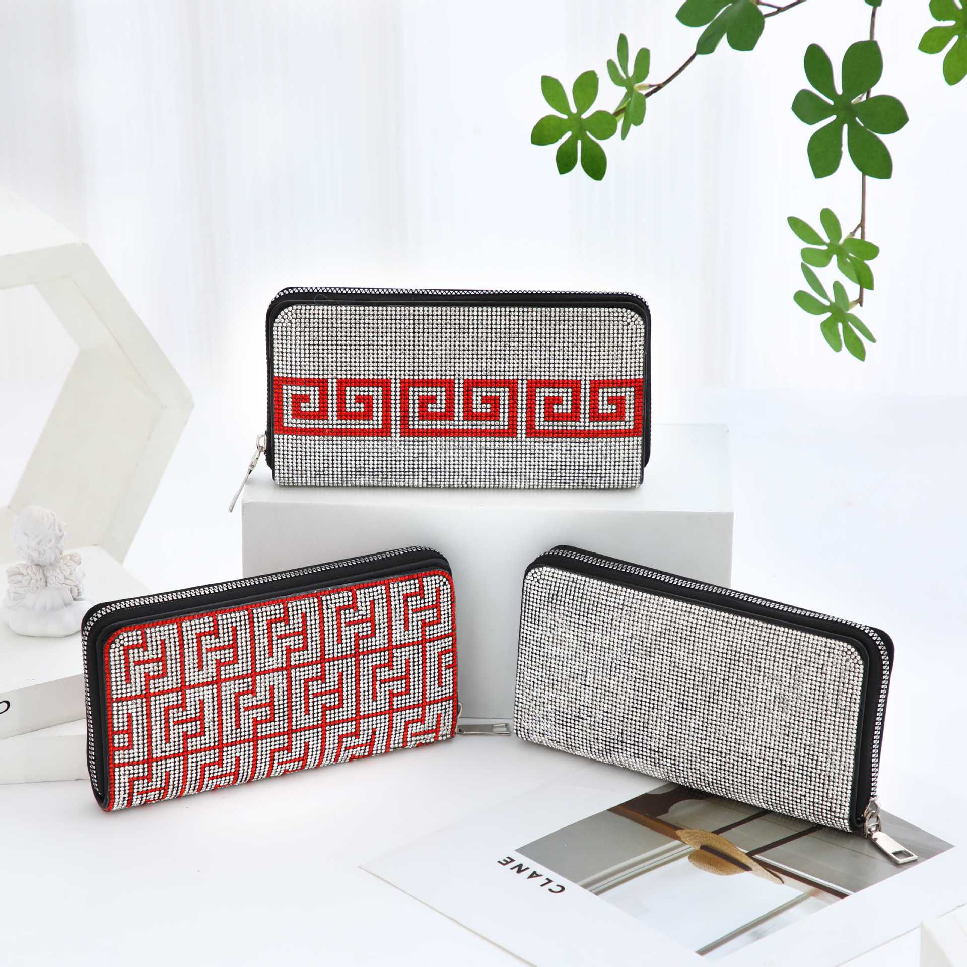 Free shipping 2025 new designer Wallets Card bag Diamond chain wallet multiple card slots loose change