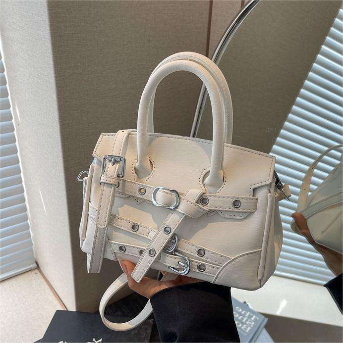 Niche Western Style Design for Women 2024 New Casual Versatile Shoulder with High Quality and Trendy Handheld Kelly Bag