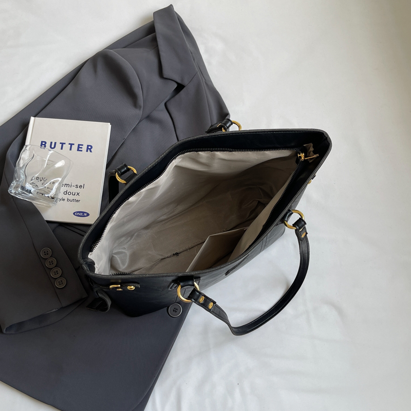 Large Capacity PU Leather Shoulder Bag: hot Trendy Simple, Perfect for Everyday & Travel