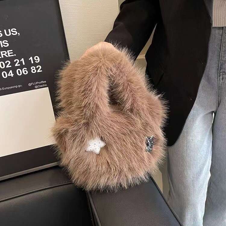 This year's popular casual star furry bag, 2024 autumn and winter new item, furry, high appearance, versatile crossbody bag