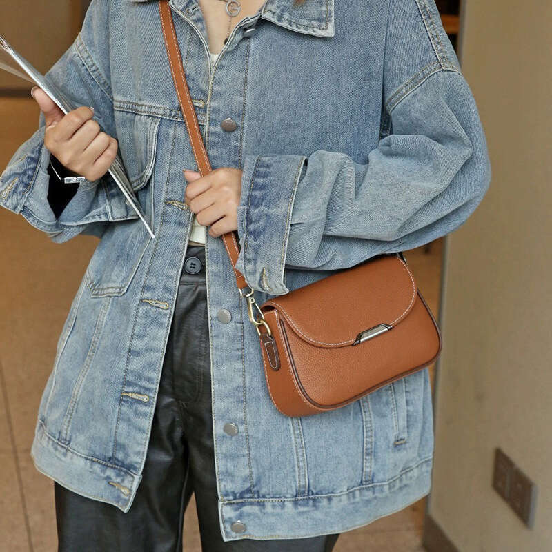 Niche crossbody for women 2024 new summer fashion high-end women's casual versatile single shoulder small square bag