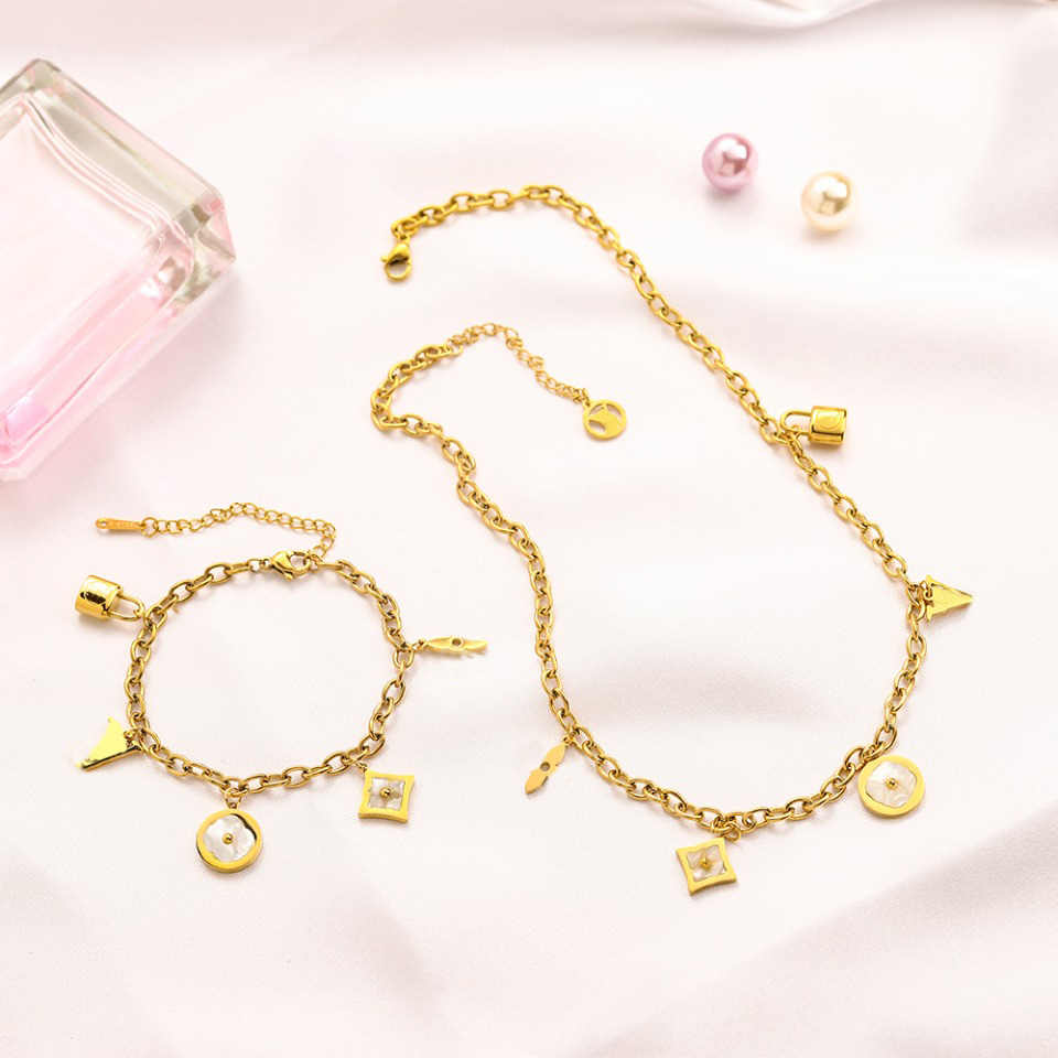 Women's long pearl necklace French court multi-layered pearl sweater necklace high fashion jewelry wedding jewelry jewelry gift