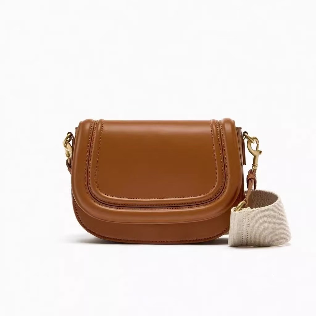 Bag Spanish Women's 2024 New Saddle Magnetic Buckle Flip Cover Decorative Crossbody Bag
