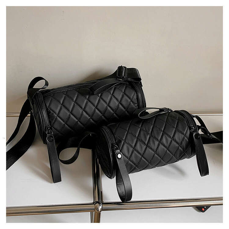 New small cylindrical with large capacity, niche French style, gentle and stylish, versatile diamond grid crossbody bag