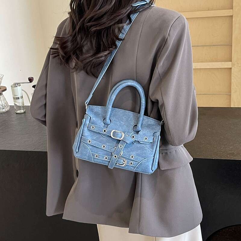 Niche Western Style Design for Women 2024 New Casual Versatile Shoulder with High Quality and Trendy Handheld Kelly Bag
