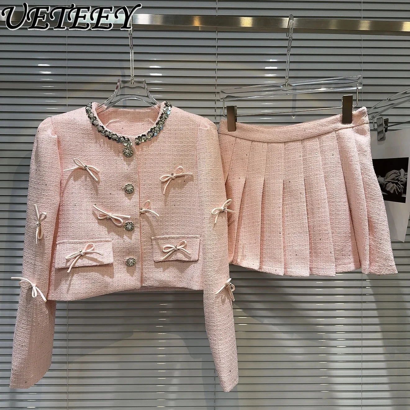 Autumn and winter pearl bow short jacket long sleeved crew collar jackettweed mini skirt sweetheart girl twopiece set 241211