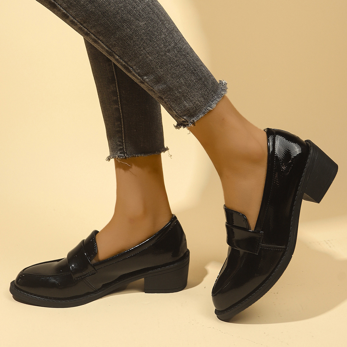 2025 Spring and Autumn New Le Fu Shoes for Women, Casual Single Shoes with Thick soles, Retro One Step Lazy Leather Shoes