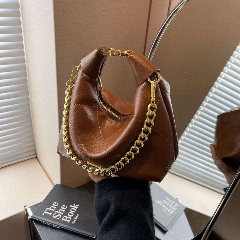 2024 new autumn and winter high-end niche crossbody diamond grid chain handbag design sense dumpling bag for women