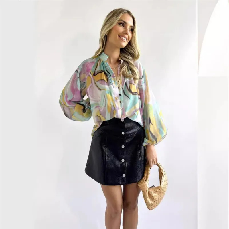 2025 SpringSummer Womens Personalized Printed Shirt Fashion Vneck 241218