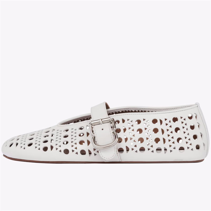 free shipping Spring and summer designer shoes flat shoes comfortable hollow out breathable fashionable and casual hole shoes for woman black white