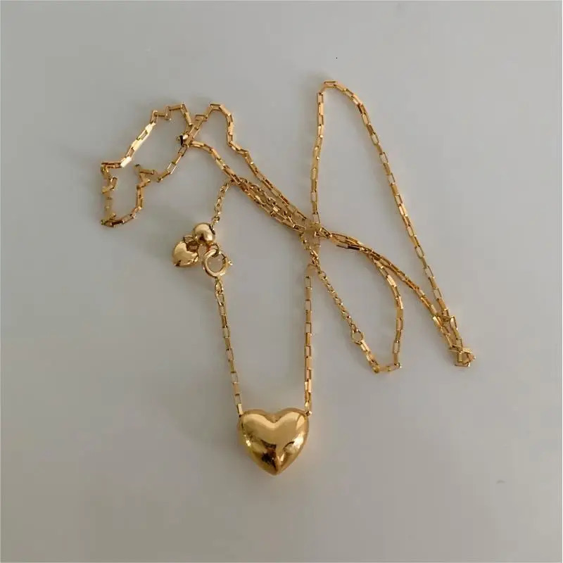 Female Necklace For Women On Neck Silver 925 Chain Necklaces Women Dimensional Heart Pendant Girls Fashion Jewelry Sweater Chian 241220