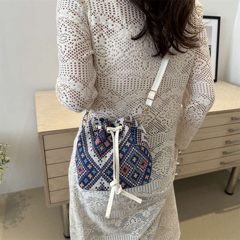 Ethnic Style Women's Fashion Retro Bucket Bag, Personalized Outdoor Leisure Handbag, Hand-Held Coin Purse