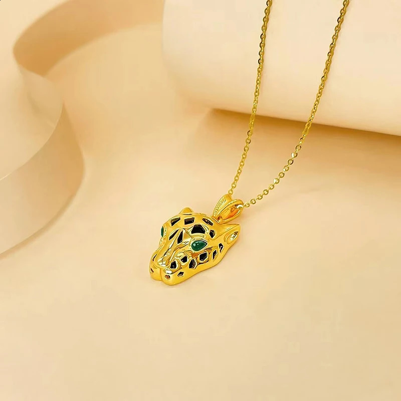 AU750 Real 18K Gold Leopard Pendant Necklace Pure Gold Animal Pendant For Men And Women Party Fashion Fine Jewelry 241220