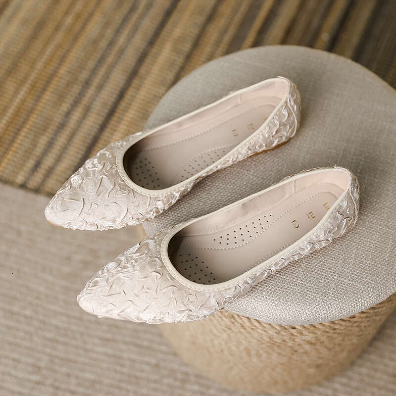 2023 Autumn Black Single Women's Pointed Silk Ladle Shoes, Bow Tie Flat Bottom Footwear, Shallow Mouth Evening Shoes