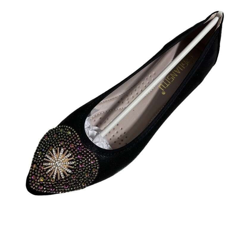 French Temperament Rhinestone Pointed Flat For Women In Spring And Autumn, New Black Professional Shallow Mouth Daily Soft Sole Work Shoes